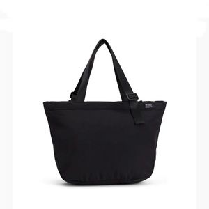 Lululemon Clean Lines 22L Tote